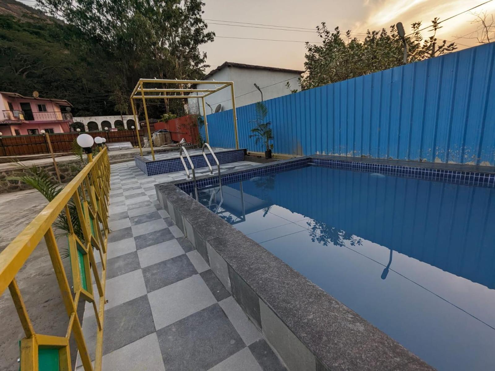 Blue Bell Homestay Lonavala Exterior foto